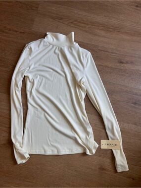 Women's Cream Long-Sleeve Turtleneck Top